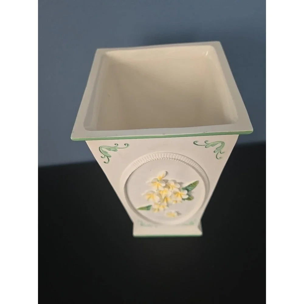 A. RICHESCO CORPORATION FLOWER POT MULTICOLOR VASE 8